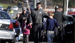 Na kole v Connecticutu se stílelo. Mezi mrtvými jsou i dti.