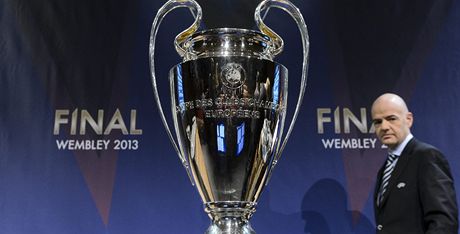 Losování osmifinále Ligy mistr, na snímku je generální sekretá UEFA Gianni Infantino 