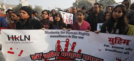 V Indii proti brutálním znásilnním protestují.