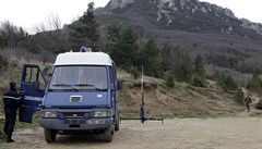 Francouzská policie před horou Bugarach | na serveru Lidovky.cz | aktuální zprávy