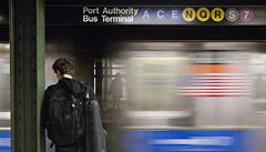 Žena strčila přistěhovalce pod metro. Motivem byla rasová nenávist