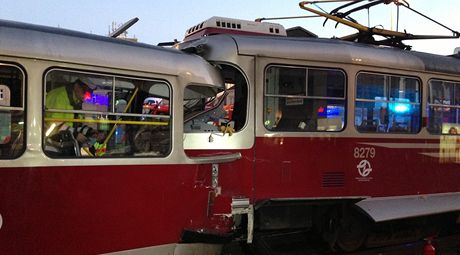 Nehoda tramvají v ulici Milady Horákové komplikuje dopravu.