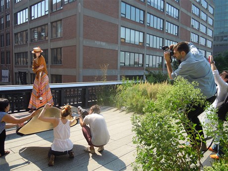 Newyorský High Line Park pitahuje fotografy a jejich modelky.