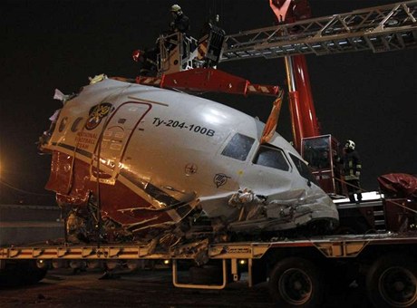 Havárie letadla, které jen s osmilennou posádkou na palub piletlo do Moskvy z Pardubic, si vyádala tyi mrtvé. 