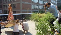 Modelka v newyorském High line parku.