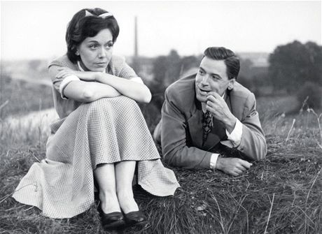 Komedii Einstein kontra Babinsk natoil pozdj ivotn partner Jiiny Jirskov Zdenk Podskalsk. Na snmku s Josefem Bekem, 1963.