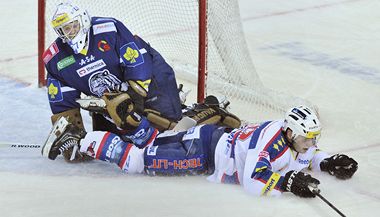 Liberec - Pardubice. Brank Marek Pinc