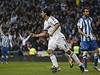 Fotbalista Realu Madrid Sami Khedira (uprosted) a smutní hrái San Sebastionu