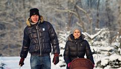 Rodina pohromad. Filip Jícha s manelkou Hanou a tíletou dcwerou Valerií. tymsíní Vincent se veze v koárku