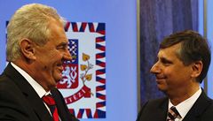Zeman a Fischer stle dlu za prezidentskou kampa miliony 
