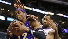 Losangeleské basketbalové derby vyhráli Clippers proti Lakers