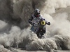 Motocyklový závodník David Casteu z Francie na Rallye Dakar