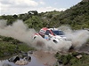 Automobilový závodník Giniel De Villiers z Jihoafrické republiky na Rallye Dakar