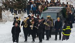 Na poslední rozlou�ení s here�kou Ji�inou Jiráskovou dorazilo na 200 lidí.
