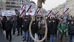 V Praze protestovaly dv stovky lid proti komunistm v krajch 