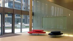 Jediným výrazn�j�ím vnit�ním prostorem je vstupní hala. 