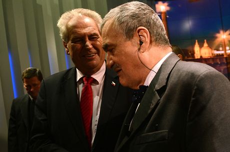 Duel prezidentskch kandidt Karla Schwarzenberga a Miloe Zemana. 
