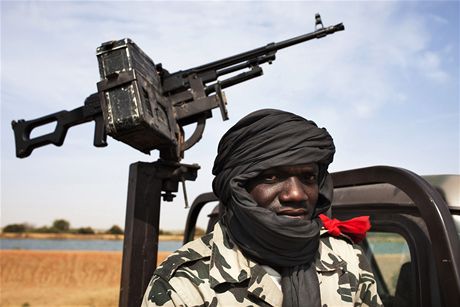 Maliský voják. Armáda postupuje na radikály ovládaný sever