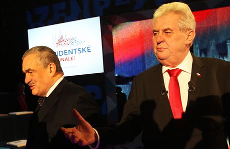 Karel Schwarzenberg a Milo Zeman v posledn prezidentsk debat