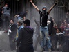 Káhira zaívá dalí nepokoje. Ve tvrtek musela policie zasahovat slzným plynem. 
