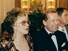 Manel Havlovi a Jiina Bohdalov na estm esko-rakouskm blu ve panlskm sle Praskho hradu. erven 1995