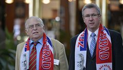 P�íznivci Milo�e Zemana.