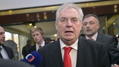 Milo� Zeman �eká na výsledky prezidentských voleb.