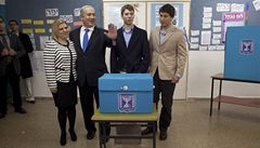 Premiér Netanjahu se svojí rodinou odvolil v Jeruzalém