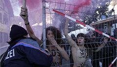 Feministky z hnutí Femen protestují v Davosu