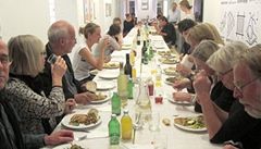 Berlíňanky pořádají gala večeře. Z vyhozeného jídla
