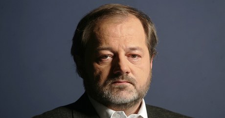 Zemel hudební kritik Vladimír Vlasák.