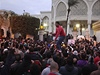 Kolem paláce egyptského prezidenta musela být kvli demonstrantm rozmístna poádková policie.