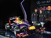 Piloti formule 1 ze stáje Red Bull Mark Webber (vlevo) a Sebastian Vettel