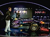 Piloti formule 1 ze stáje Red Bull Mark Webber (vpravo) a Sebastian Vettel