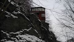 N�které stavby p�sobily jako by ztvárn�ní ambící zchudlého funkcionalistického architekta