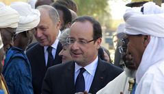 Francouzská intervence ještě neskončila, prohlásil Hollande v Mali