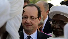 Francouzská intervence v Mali je�t� neskon�ila, nicmén� brzy �tafetu p�eberou africké zem�, prohlásil v Mali Hollande.