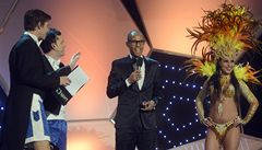 Vyhlá�ení ankety Fotbalista roku. Obránce Werderu Brémy Theodor Gebre Selassie (uprost�ed) obsadil v anket� druhé místo