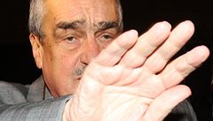 "Kdy� mi blýskáte do o�í, tak jdu," �ekl p�ed jednáním s budoucím prezidentem Milo�em Zemanem