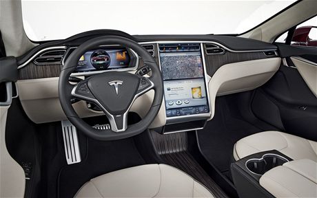 Interir vozu Tesla Model S