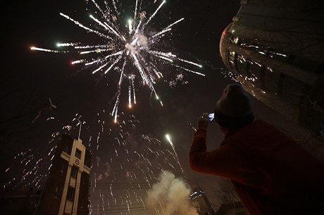 Číňané oslavili nový rok ve znamení hada