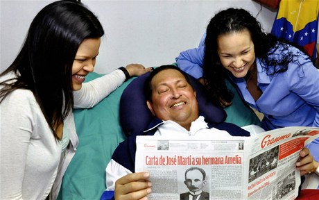 Venezuelská televize ukázala první fotografie Huga Cháveze po prosincové operaci rakoviny. 