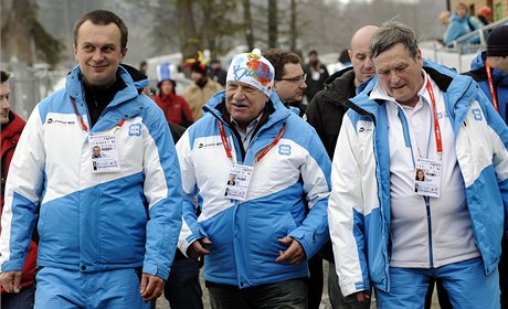 Prezident Václav Klaus dorazil do Nového Msta na Morav na biatlon. Na snímku vpravo je hejtman Kraje Vysoina Jií Bhounek, vlevo pedseda organizaního výboru ampionátu Jií Hamza
