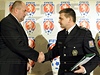 Pedseda Fotbalové asociace R Miroslav Pelta (vlevo) a policejní prezident Martin ervíek 