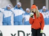 eská biatlonistka Gabriela Soukalová pi závreném ceremoniálu zazpívala