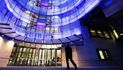 Britská police vyšetřuje vysoké odstupné manažerů BBC