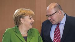 N�mecká kanclé�ka Angela Merkelová s ministrem �ivotního prost�edí Peterem Altmaierem.