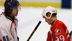 Jaromír Jágr a Wayne Gretzky z olympiády v Naganu 1998