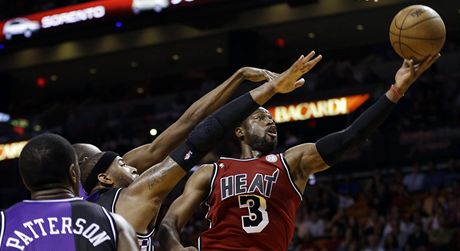 Basketbalista Miami Heat Dwyane Wade (vpravo)