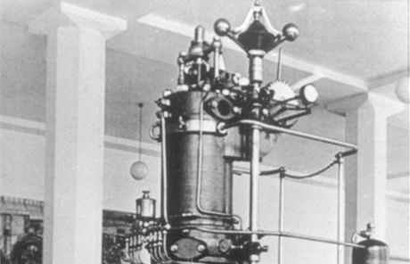 Na snímku první Dieselv motor z roku 1897.